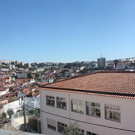 Casa Da Encosta Do Castelo Daire